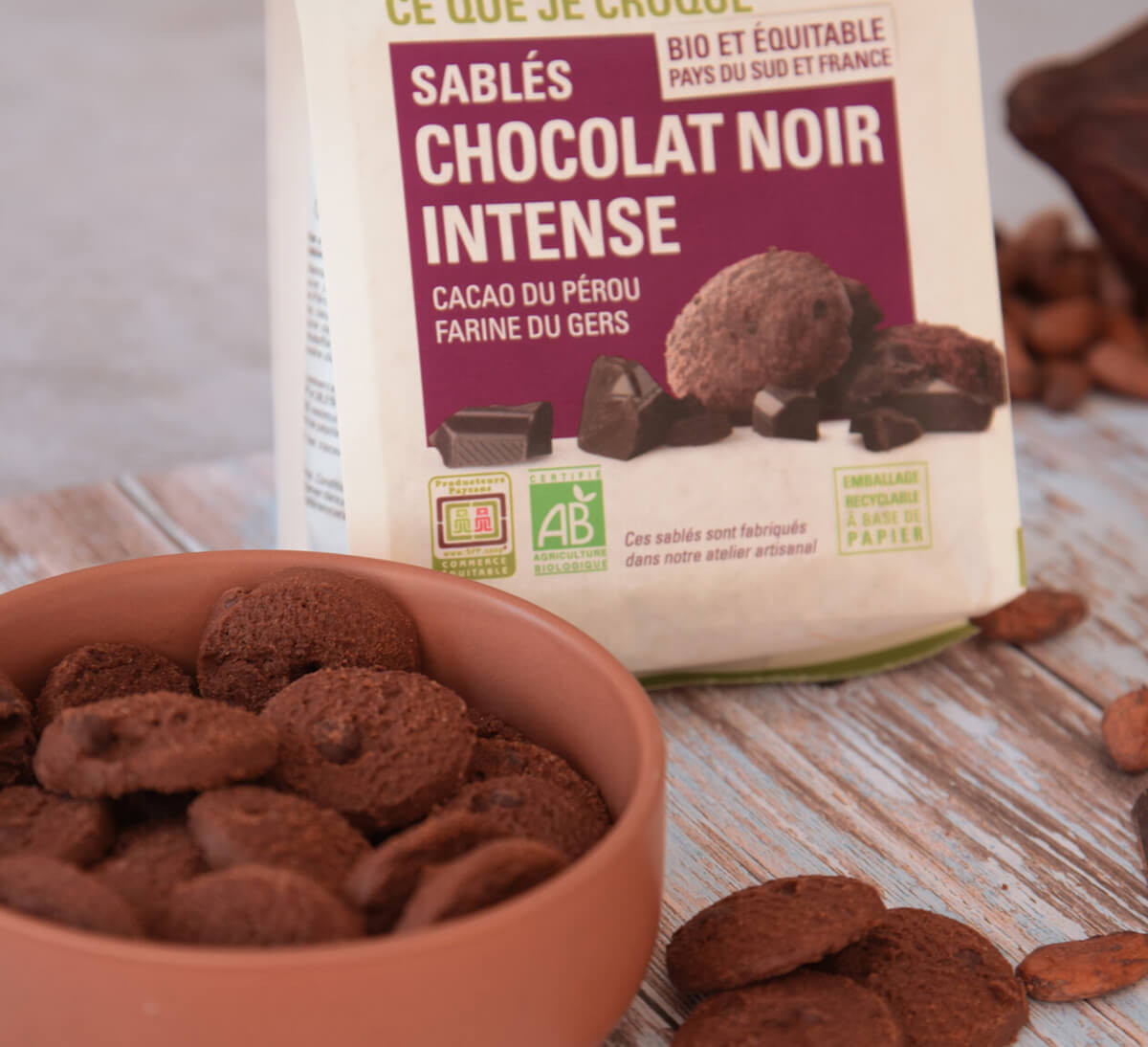 Ethiquable - Sablés bio au chocolat noir intense issus du Commerce équitable Ethiquable - Sablés bio au chocolat noir intense issus du Commerce équitable