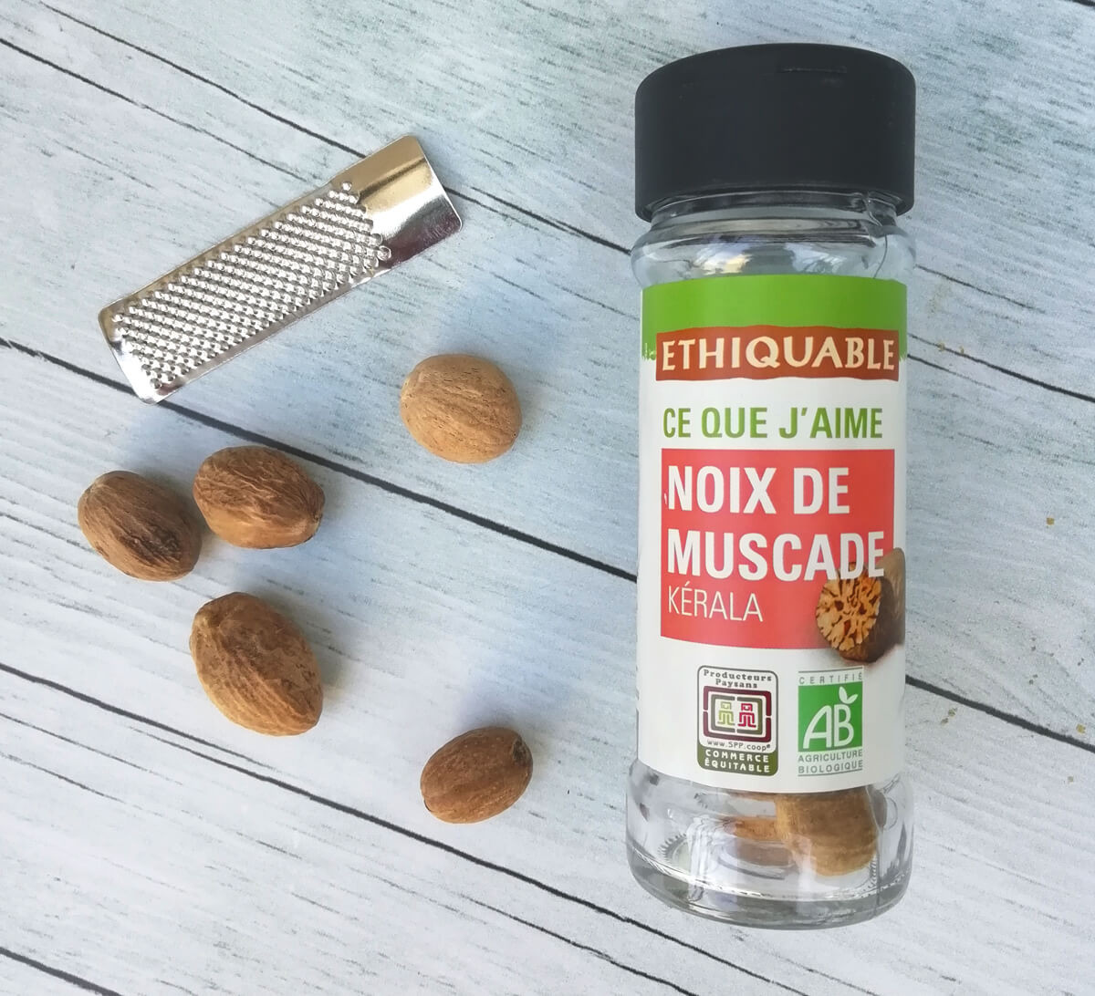 Noix muscade poudre bio - SITAEL  Créateurs de mélanges : épices, herbes &  aux fleurs Bio