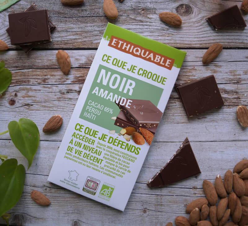 Ethiquable - Chocolat noir bio aux Amandes issu du Commerce Equitable. Tablette fabriquée dans le Gers