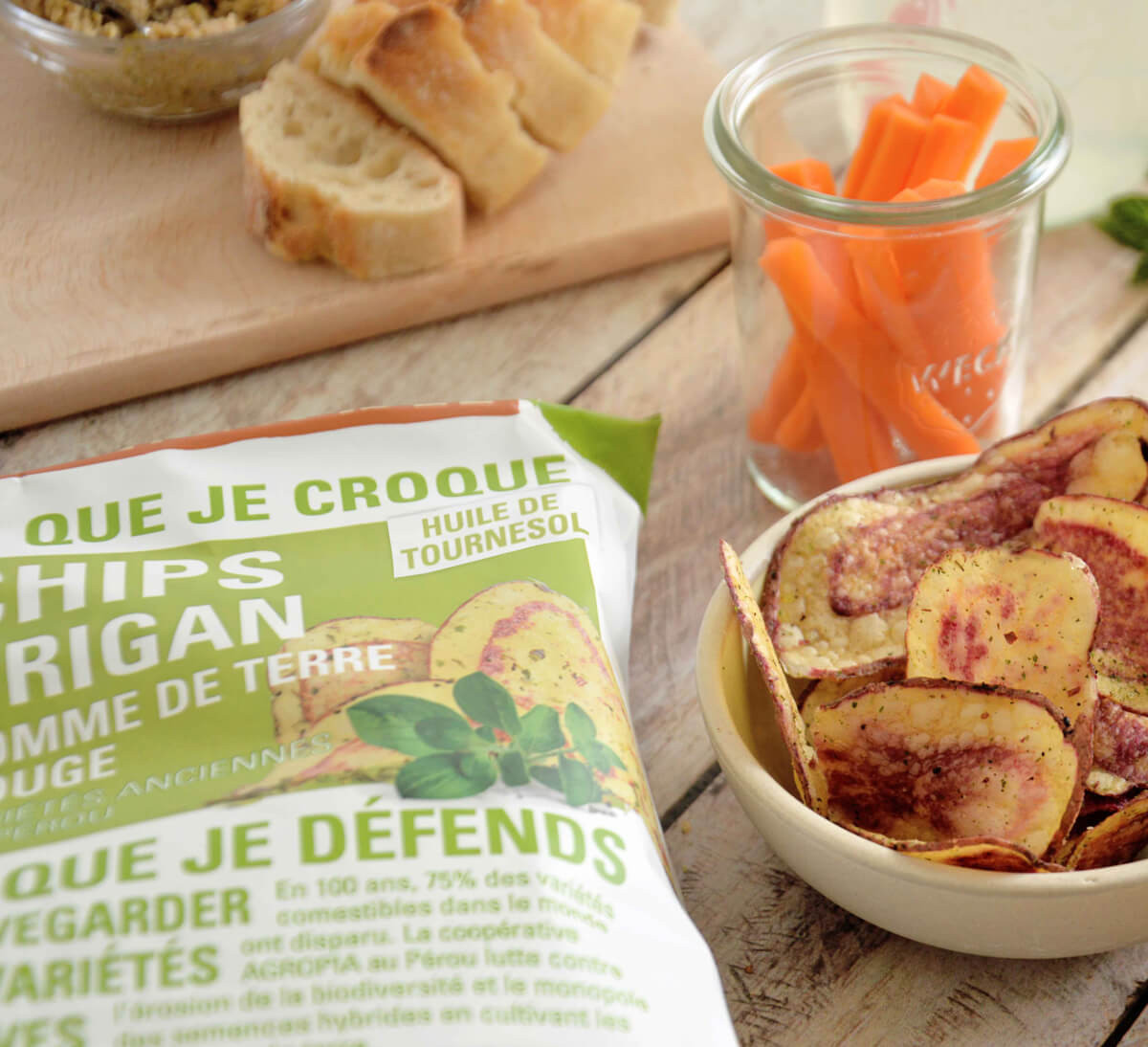 Ethiquable - Chips de pomme de terre rouge bio du Pérou à l'origan issues Commerce Equitable Ethiquable - Chips de pomme de terre rouge bio du Pérou à l'origan issues Commerce Equitable