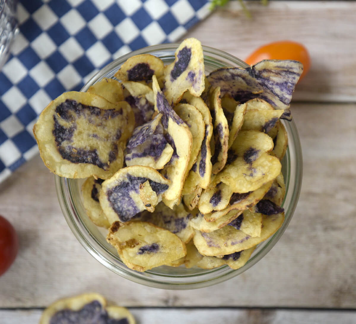 Bol de chips de pomme de terre bleue bio et équitable du Pérou