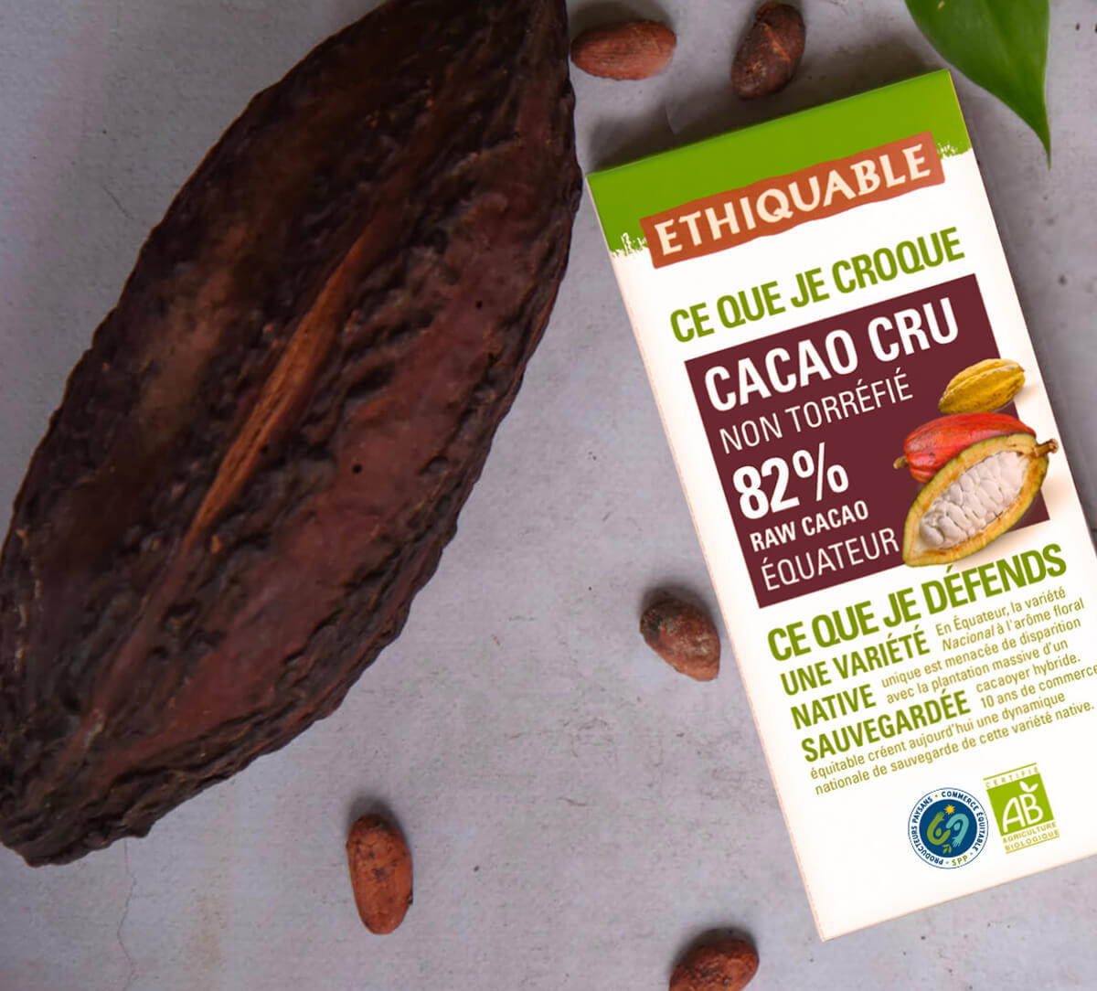 Tablette de chocolat noir 82% cacao cru bio et équitable Tablette de chocolat noir 82% cacao cru bio et équitable
