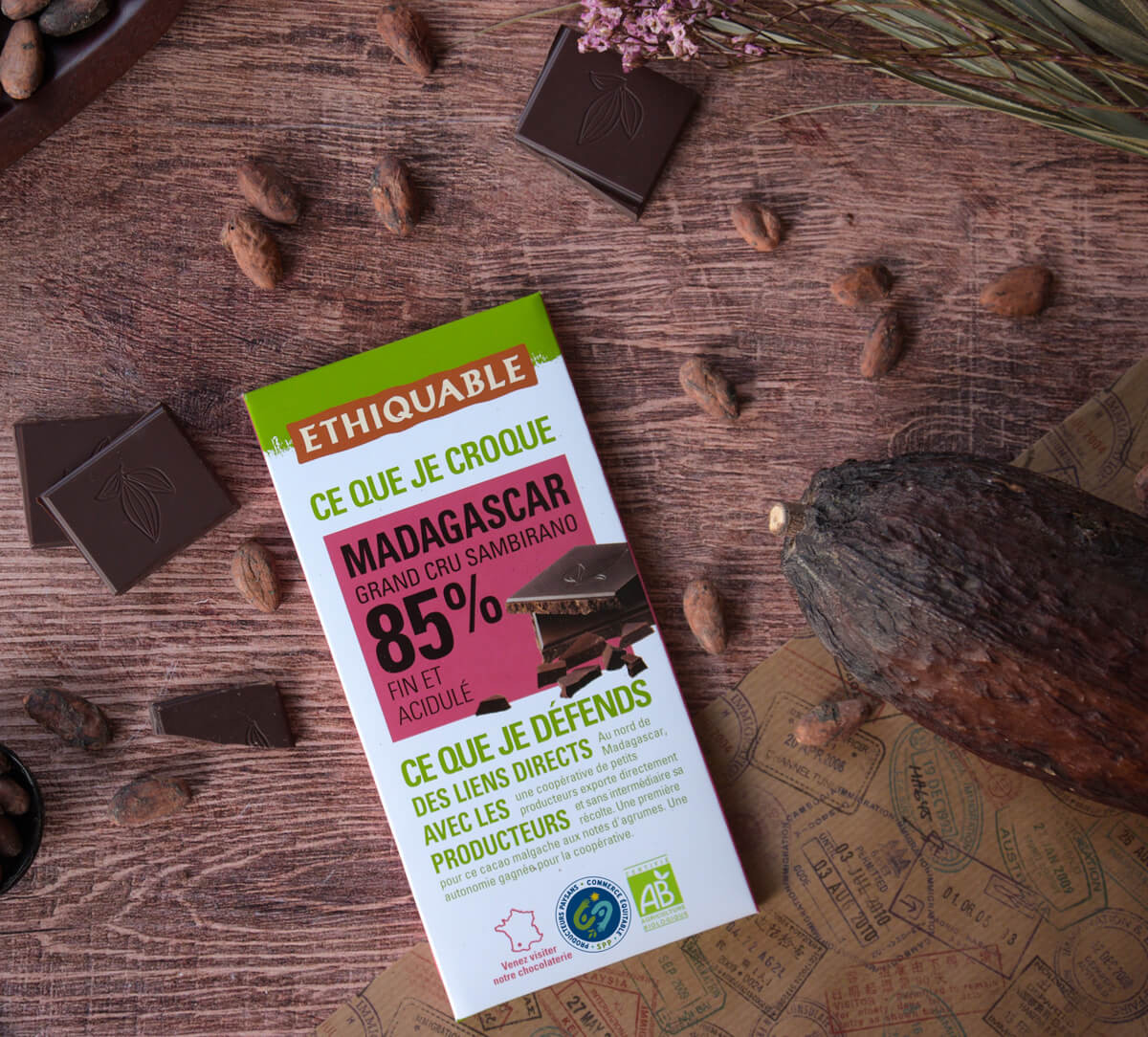 Tablette de chocolat noir 85% de cacao de Madagascar bio et équitable Tablette de chocolat noir 85% de cacao de Madagascar bio et équitable