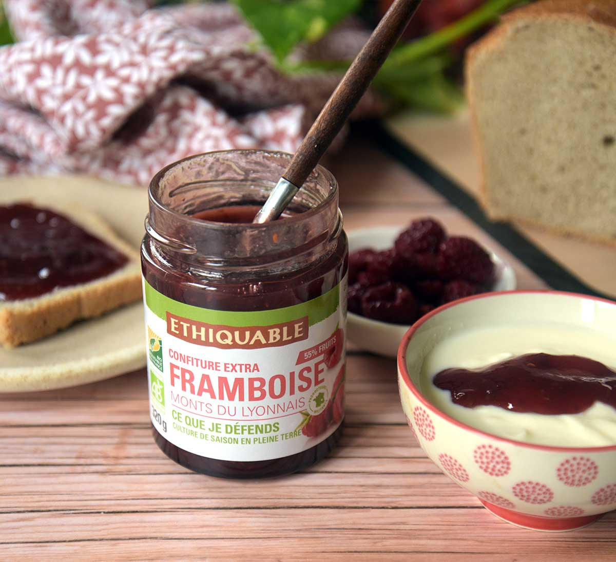 Confiture ethiquable de framboise bio et équitable monts du lyonnais tartinable Confiture ethiquable de framboise bio et équitable monts du lyonnais tartinable