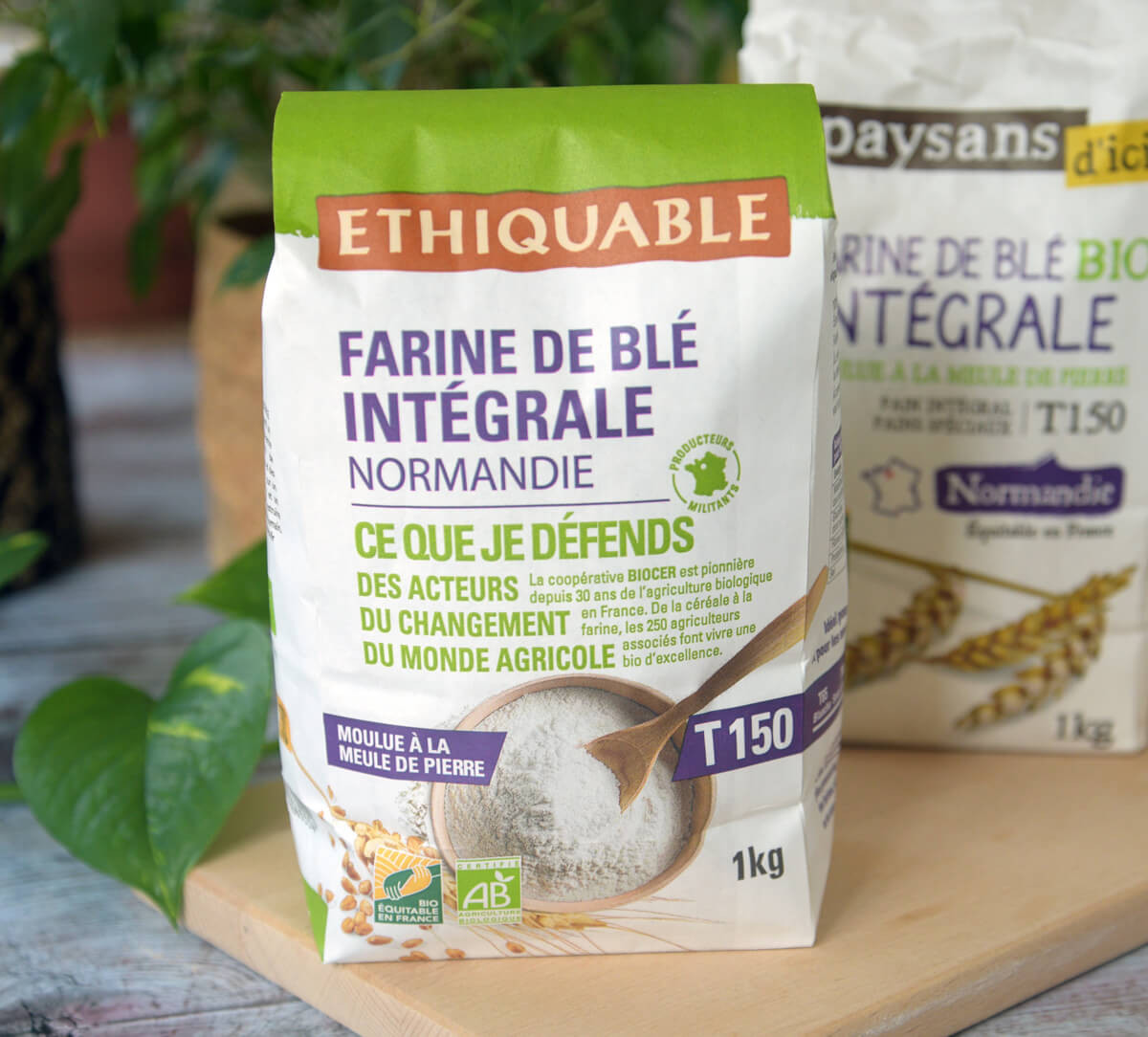 Paquet de farine de blé intégrale T150 du Gers bio et équitable Paquet de farine de blé intégrale T150 du Gers bio et équitable
