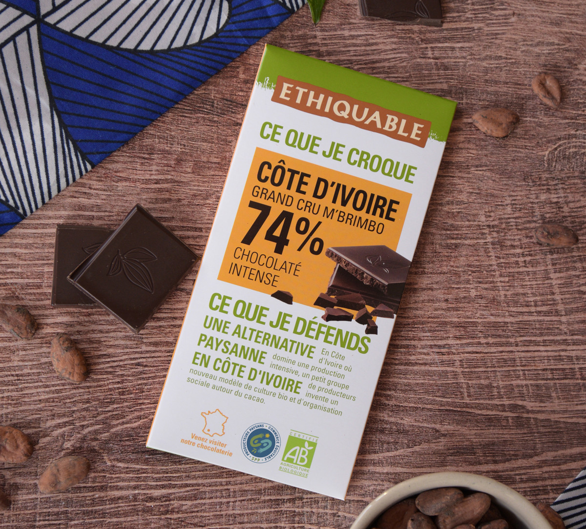 Tablette de chocolat noir 74% de cacao bio Ethiquable de Côte d'Ivoire issu du commerce équitable Grand Cru M'Brimbo