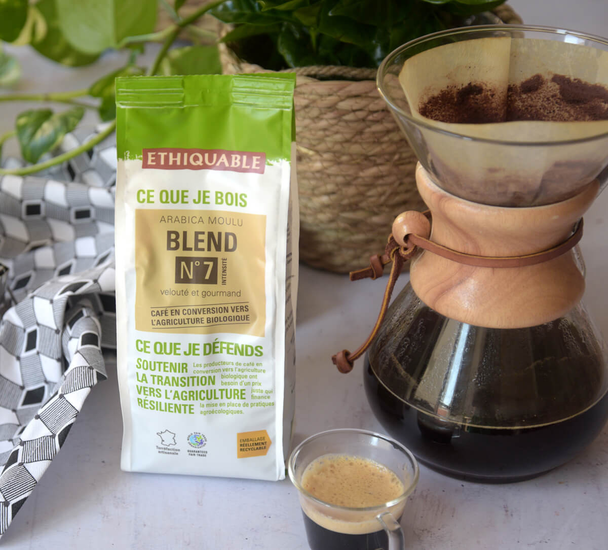 Paquet de Café blend arabica moulu en conversion vers l'agriculture biologique et issu du commerce équitable - Ethiquable