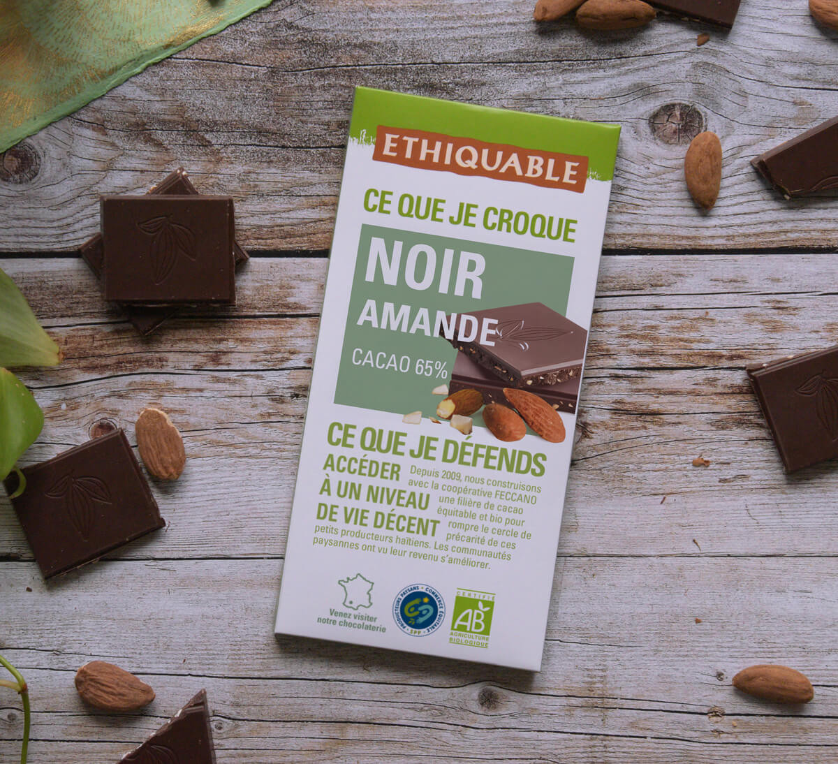 Tablette de chocolat noir bio aux Amandes à 65% de cacao issu du Commerce Equitable - Ethiquable