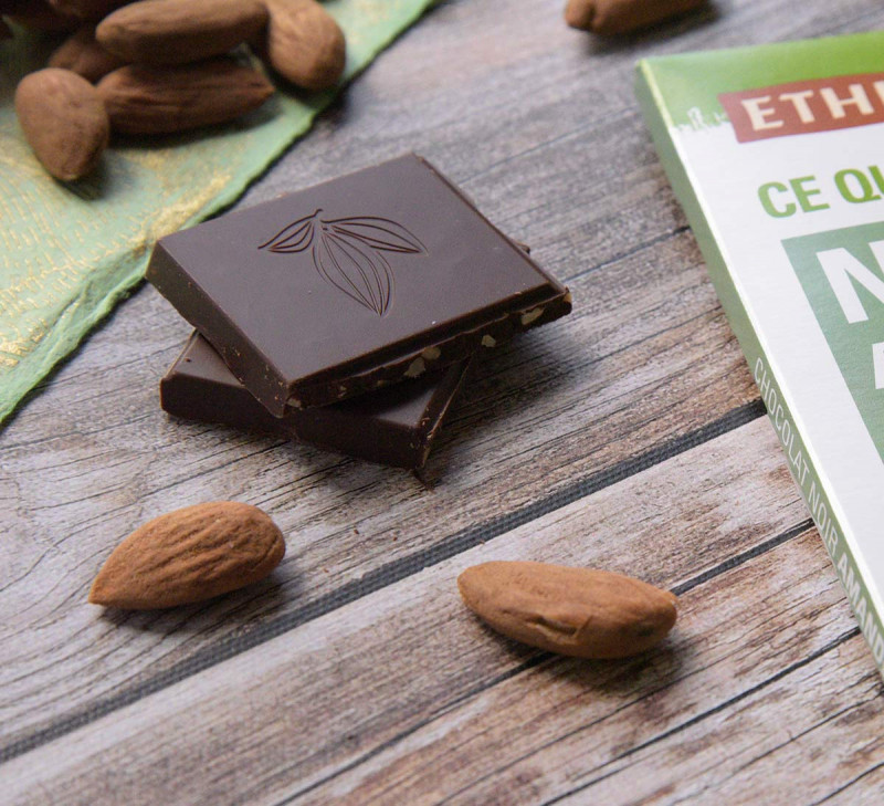 Chocolat Noir Bio Aux Amandes Issu Du Commerce Equitable chocolat-noir-bio-aux-amandes-issu-du-commerce-equitable