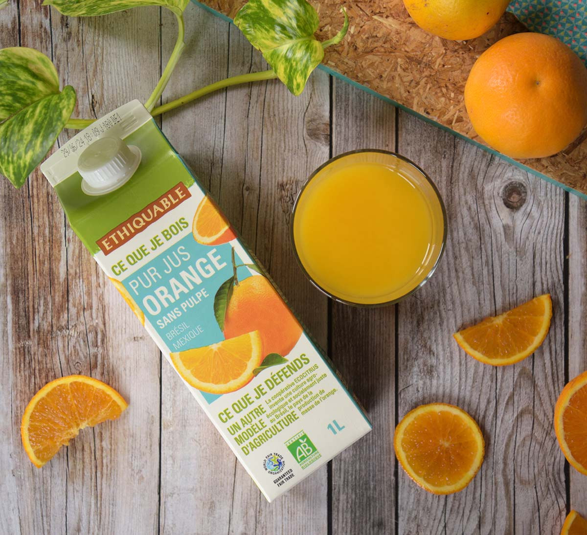 verre de pur jus orange bio du Brésil, issus du commerce équitable ethiquable