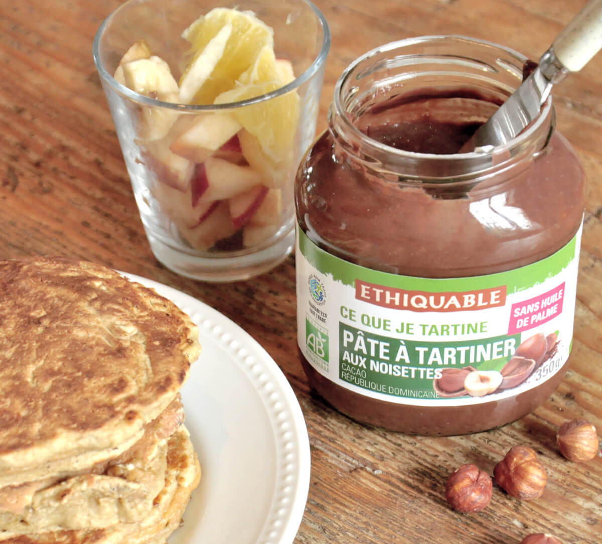 Pancake avec pâte à tartiner aux noisettes bio et équitable, sans huile de palme