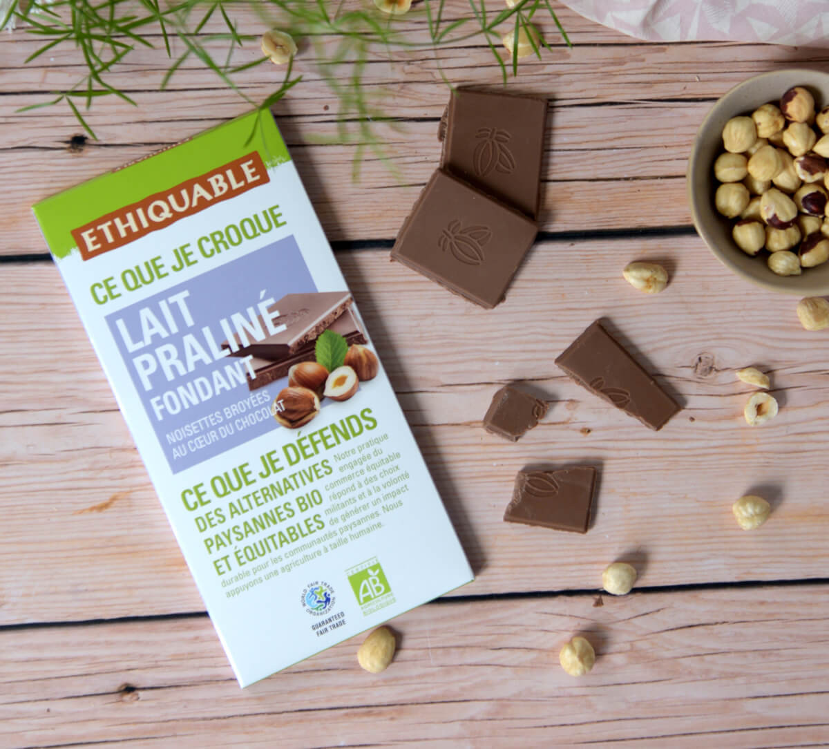 Tablette de chocolat au lait et praliné fondant bio et équitable