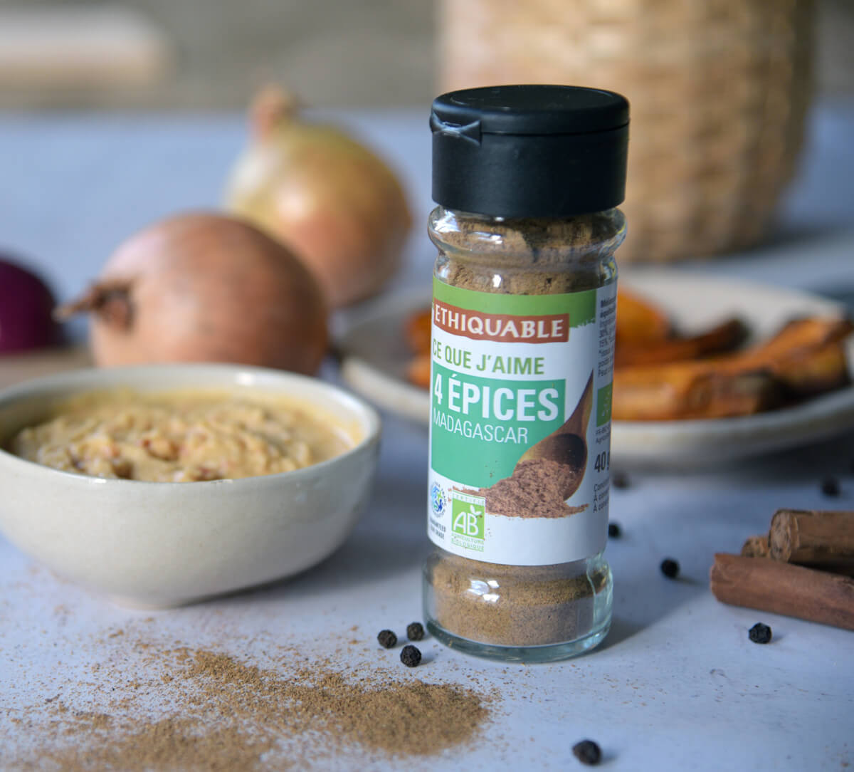 Flacon de 4 épices : poivre noir, cannelle, gingembre et clou de girofle de Madagascar, bio et équitables