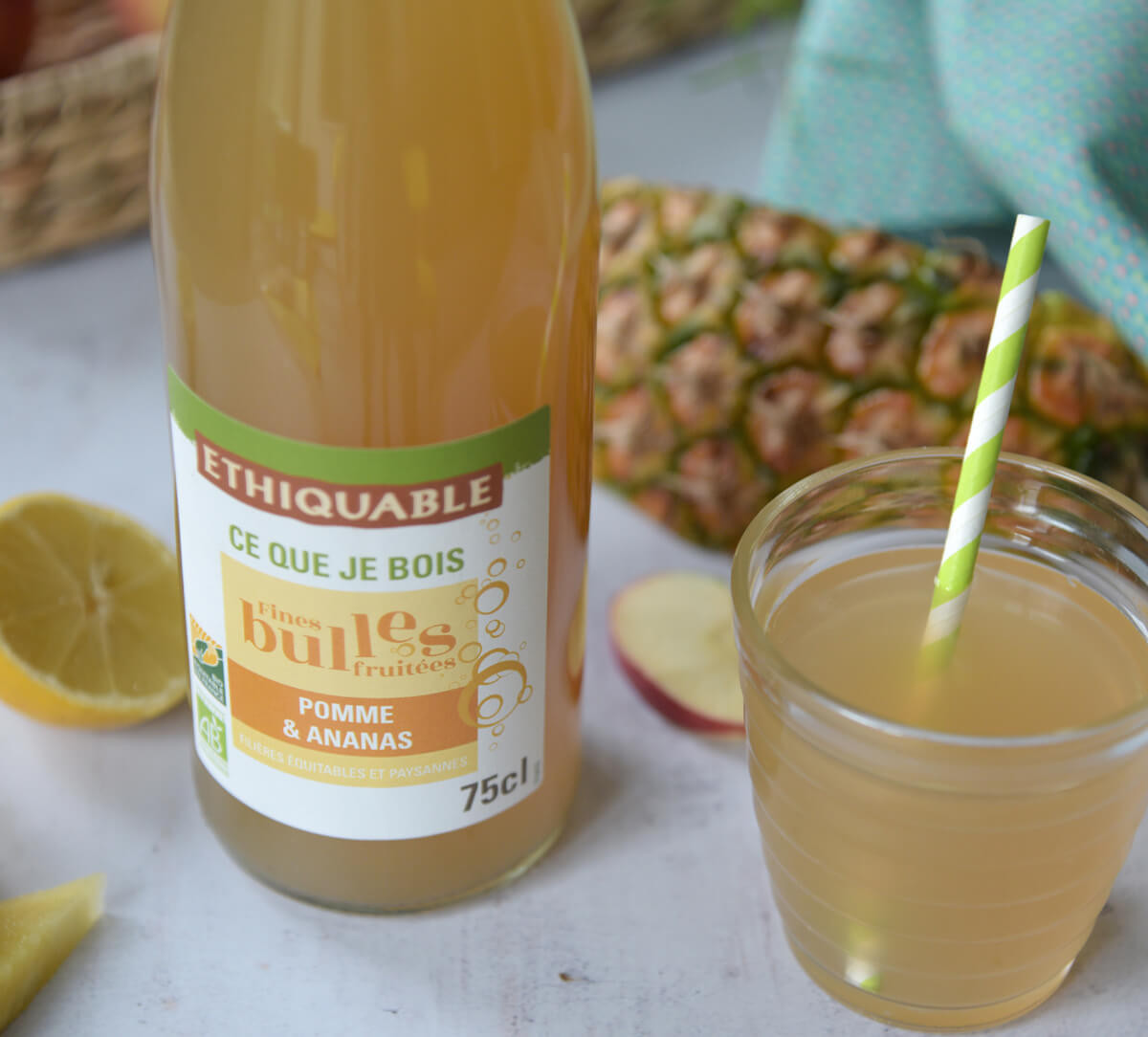Bouteille de jus pétillant fines bulles Pomme & Ananas bio et équitable