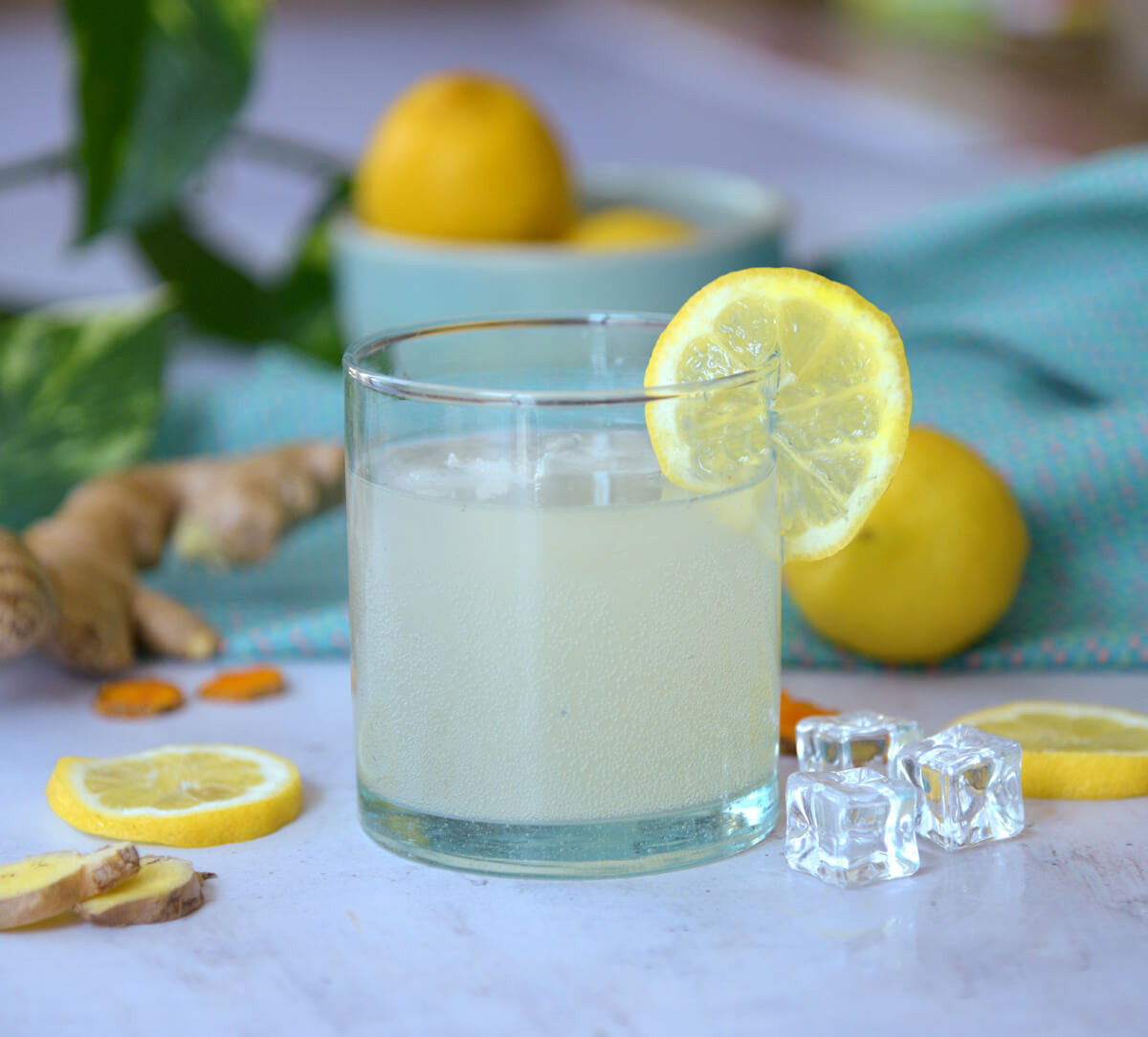 Verre de jus concentré bio et équitable à diluer de Citron de Corse et épices