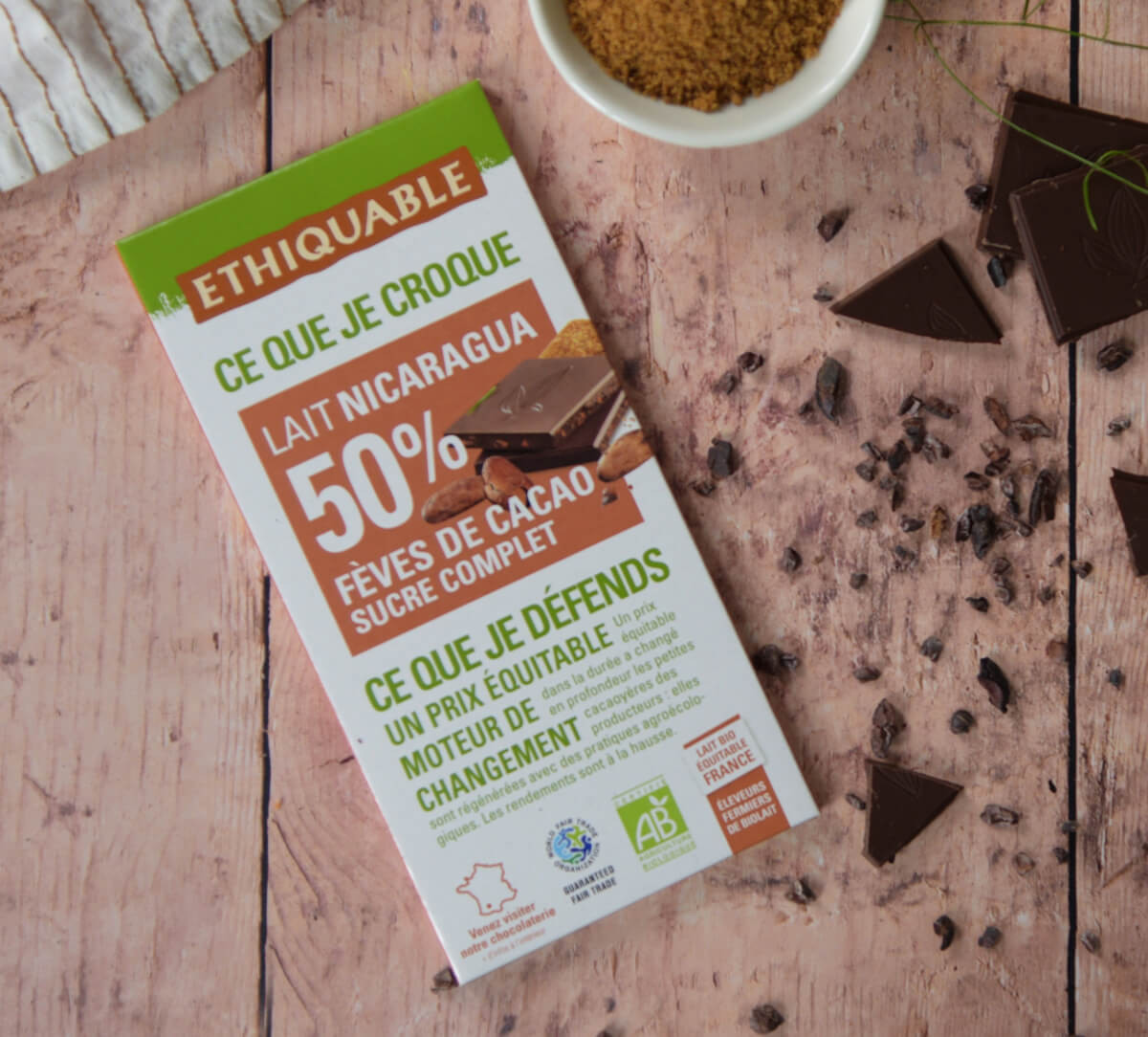 Tablette de chocolat lait 50% de cacao du Nicaragua et fèves de cacao bio et équitable, avec sucre complet