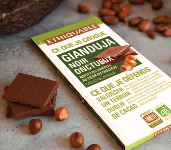 Tablette de chocolat Gianduja noir onctueux équitable et bio