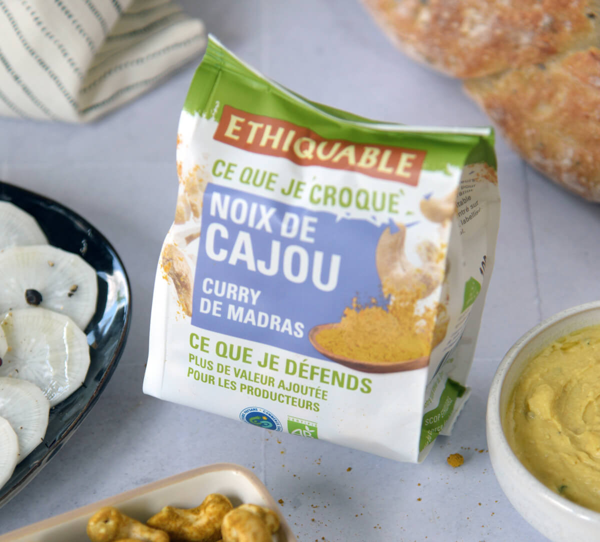 Sachet de noix de cajou bio et équitables au curry de Madras