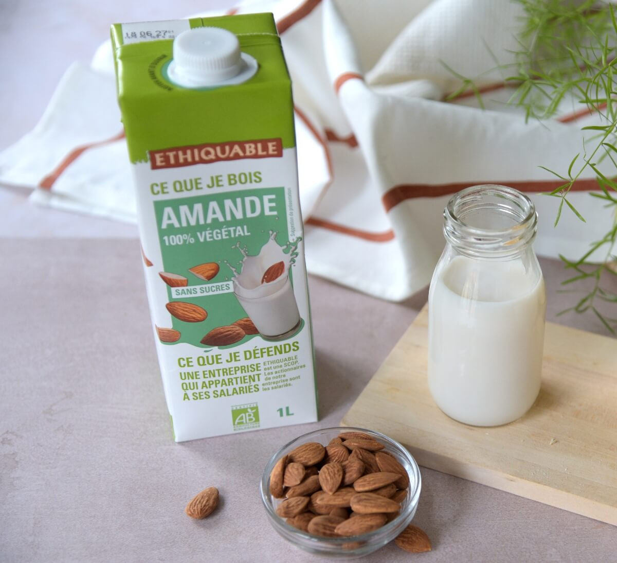 Brique de lait végétal à l'amande issu bio et équitable