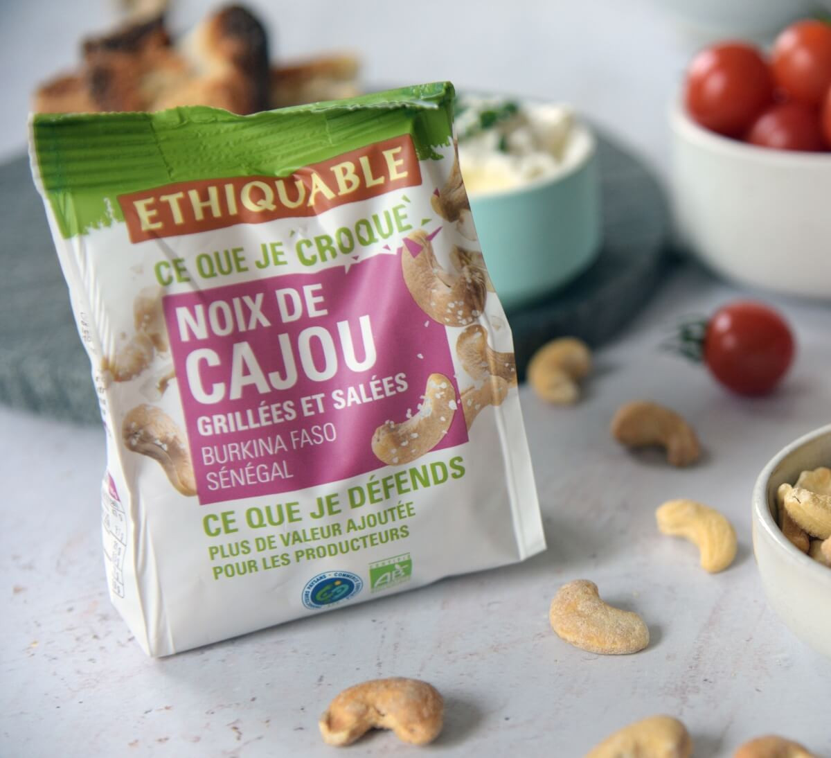 Sachet de noix de cajou bio et équitables du Burkina Faso & du Sénégal, grillées et salées