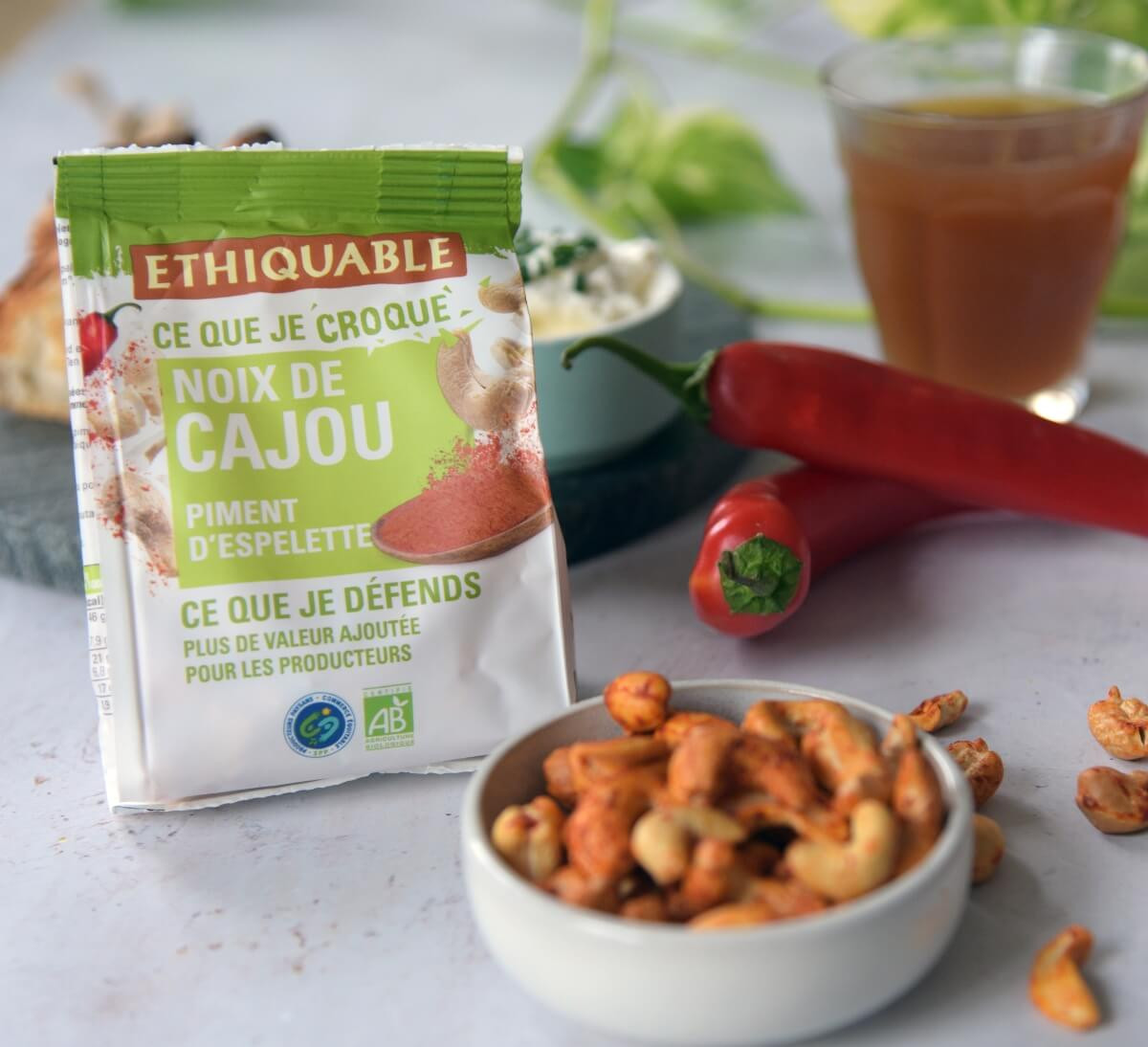 Sachet de noix de cajou bio et équitables au Piment d'Espelette AOP