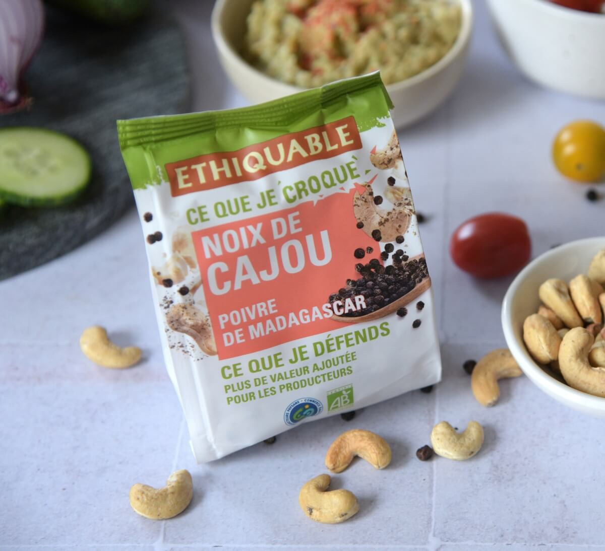 Sachet de noix de cajou bio et équitables au poivre noir de Madagascar