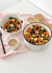 Salade de quinoa équitable et bio sauce cacahuète