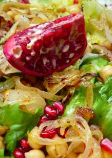 Salade de pois chiche grenade et oignons doux