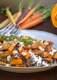 Salade de légumes d'automne rôtis